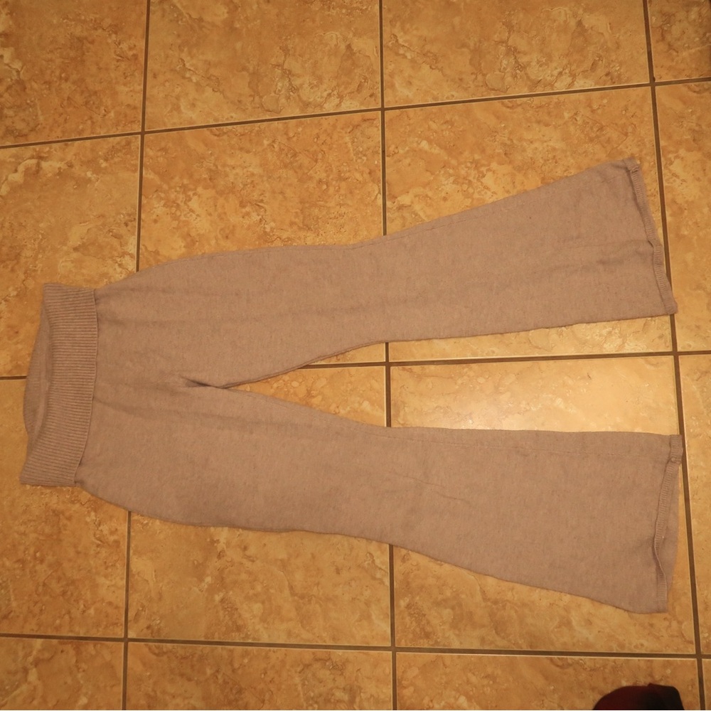 Hollister Fold Over Cozy Knit Wide-Leg Pants in Light Mauve - Picture 2 of 2